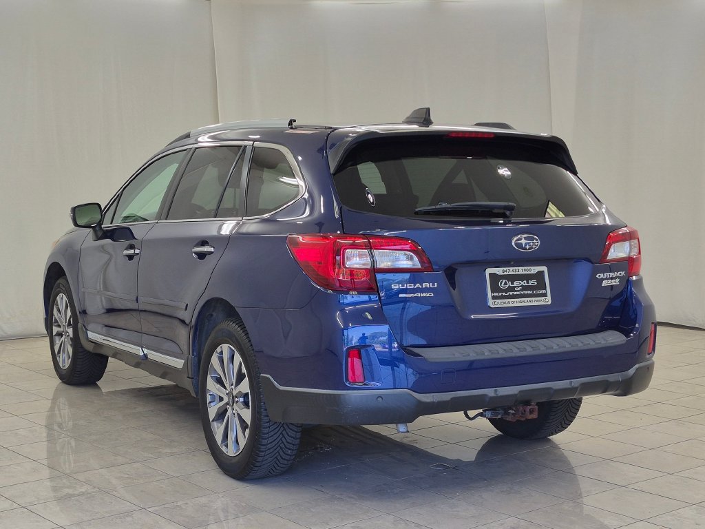 Used 2017 Subaru Outback 2.5i Touring AWD/4WD image 5