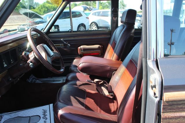 Used 1990 Jeep Grand Wagoneer AWD/4WD image 21