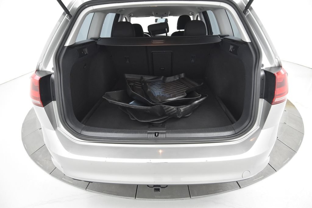 Used 2016 Volkswagen Golf S FWD image 33