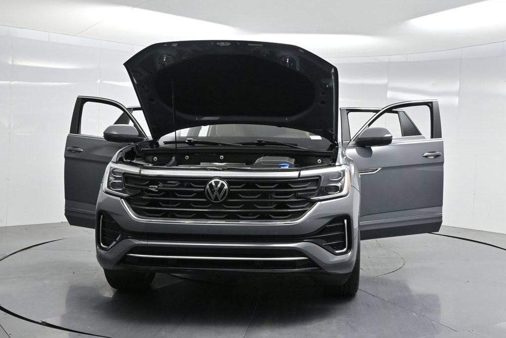 Used 2024 Volkswagen Atlas Cross Sport SEL R-Line AWD/4WD image 53