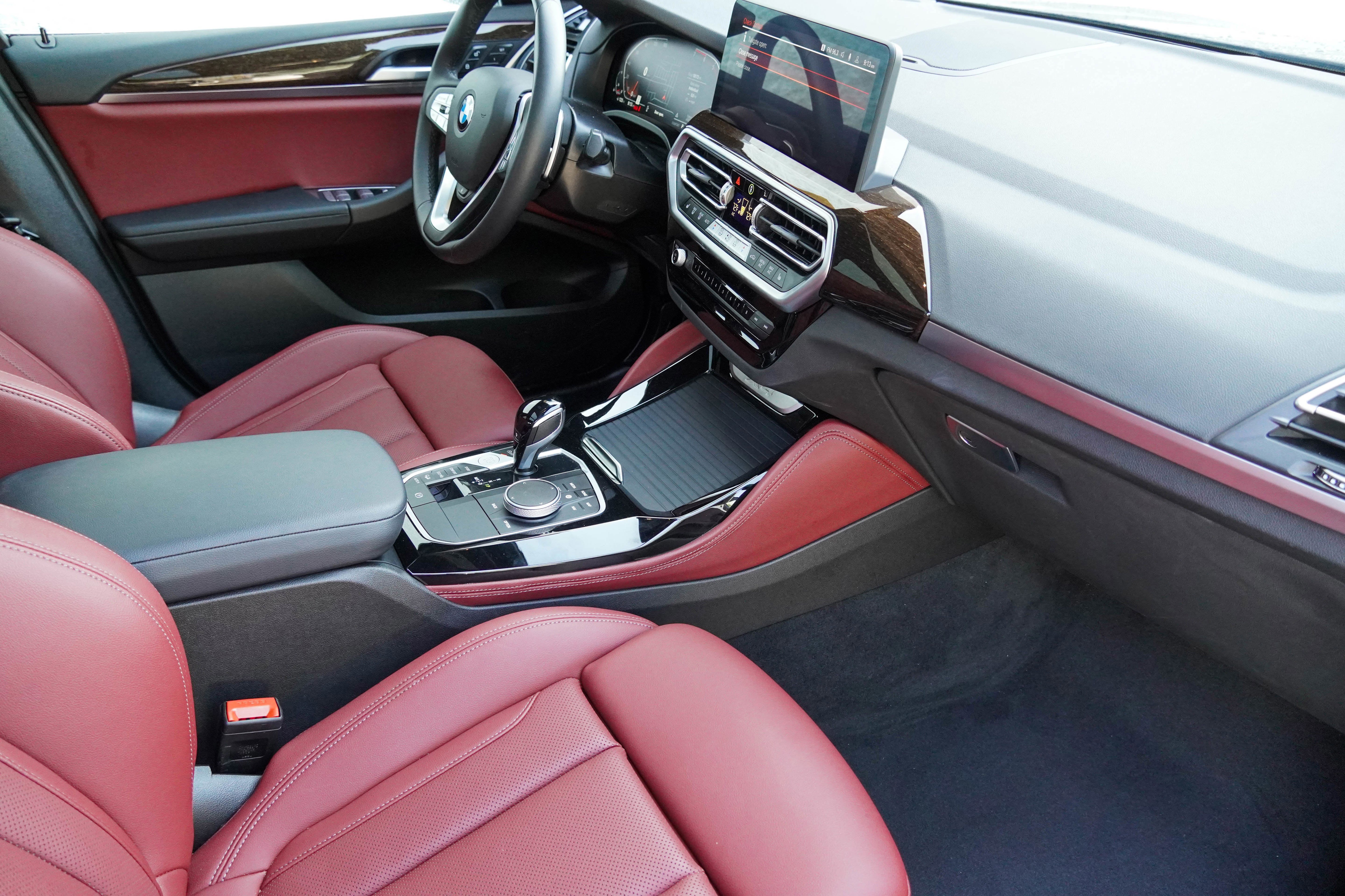Certified 2025 BMW X4 xDrive30i AWD/4WD image 10