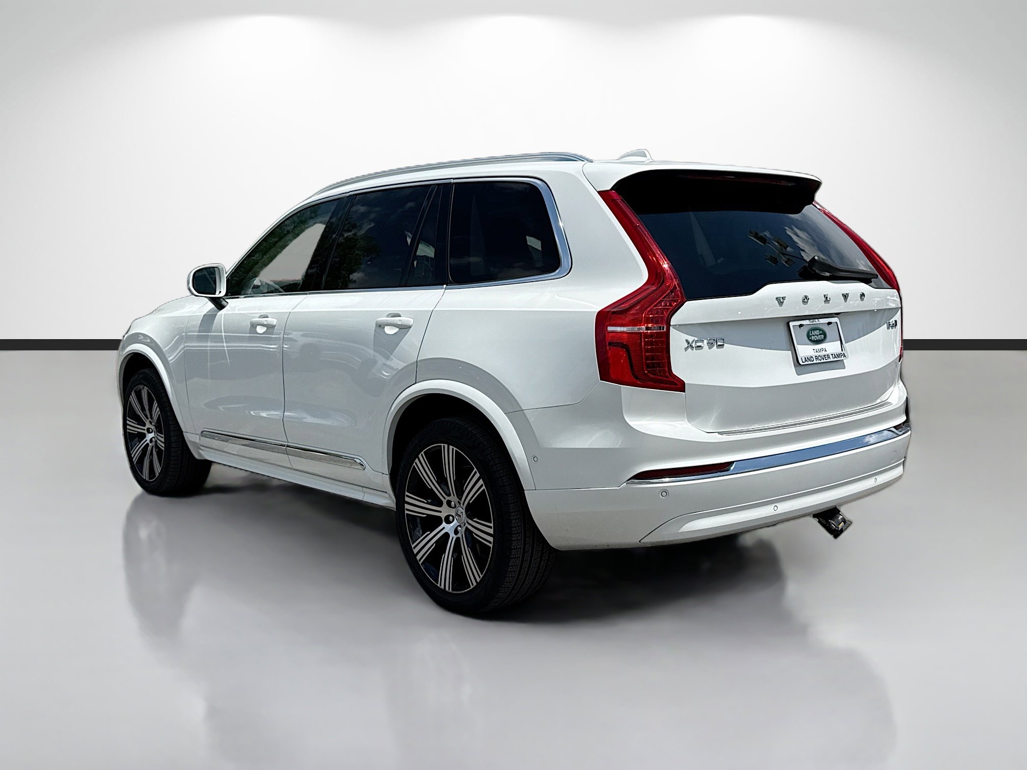 Used 2024 Volvo XC90 B6 Ultimate w/ Lounge Package AWD/4WD image 3