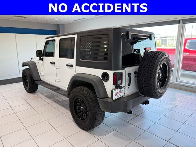 Used 2018 Jeep Wrangler Unlimited Rubicon w/ Connectivity Group AWD/4WD image 3