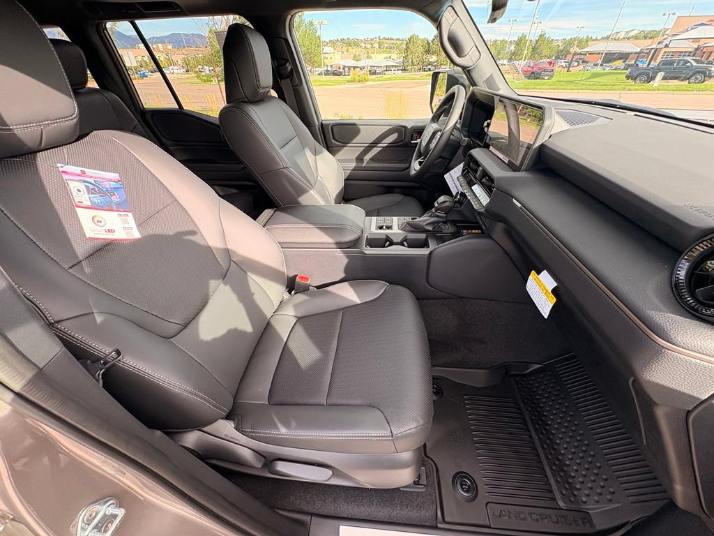 Used 2027 Toyota Land Cruiser AWD/4WD image 32