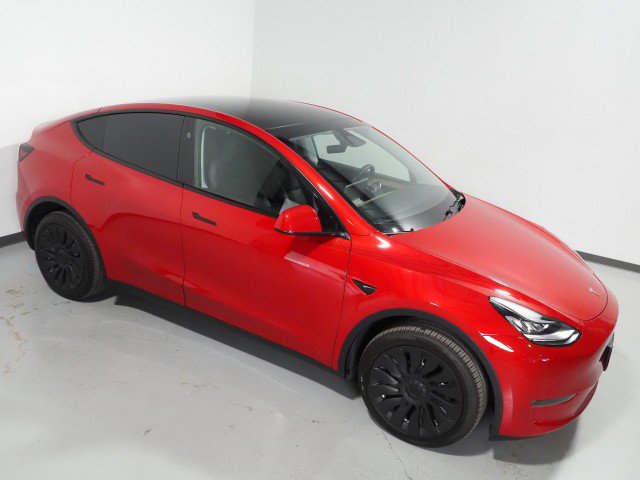Used 2023 Tesla Model Y Long Range image 13