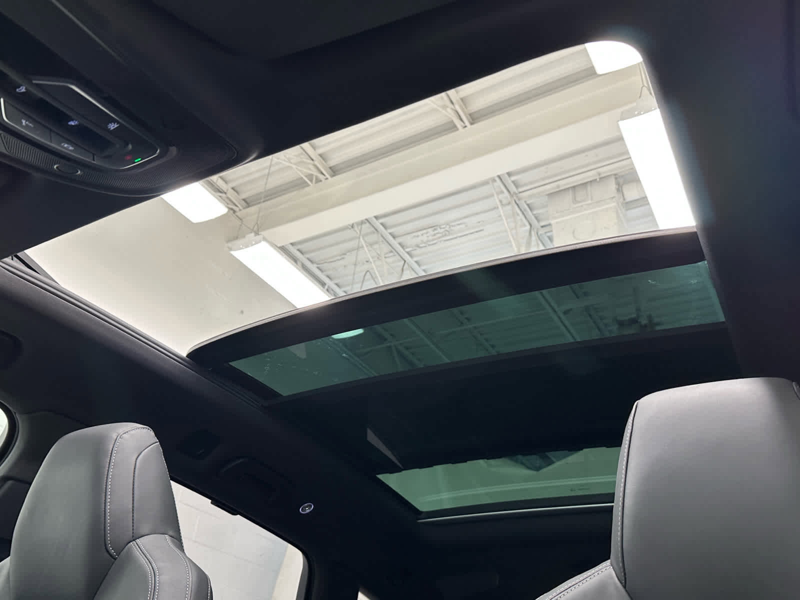 Used 2023 Audi SQ7 Prestige AWD/4WD image 42