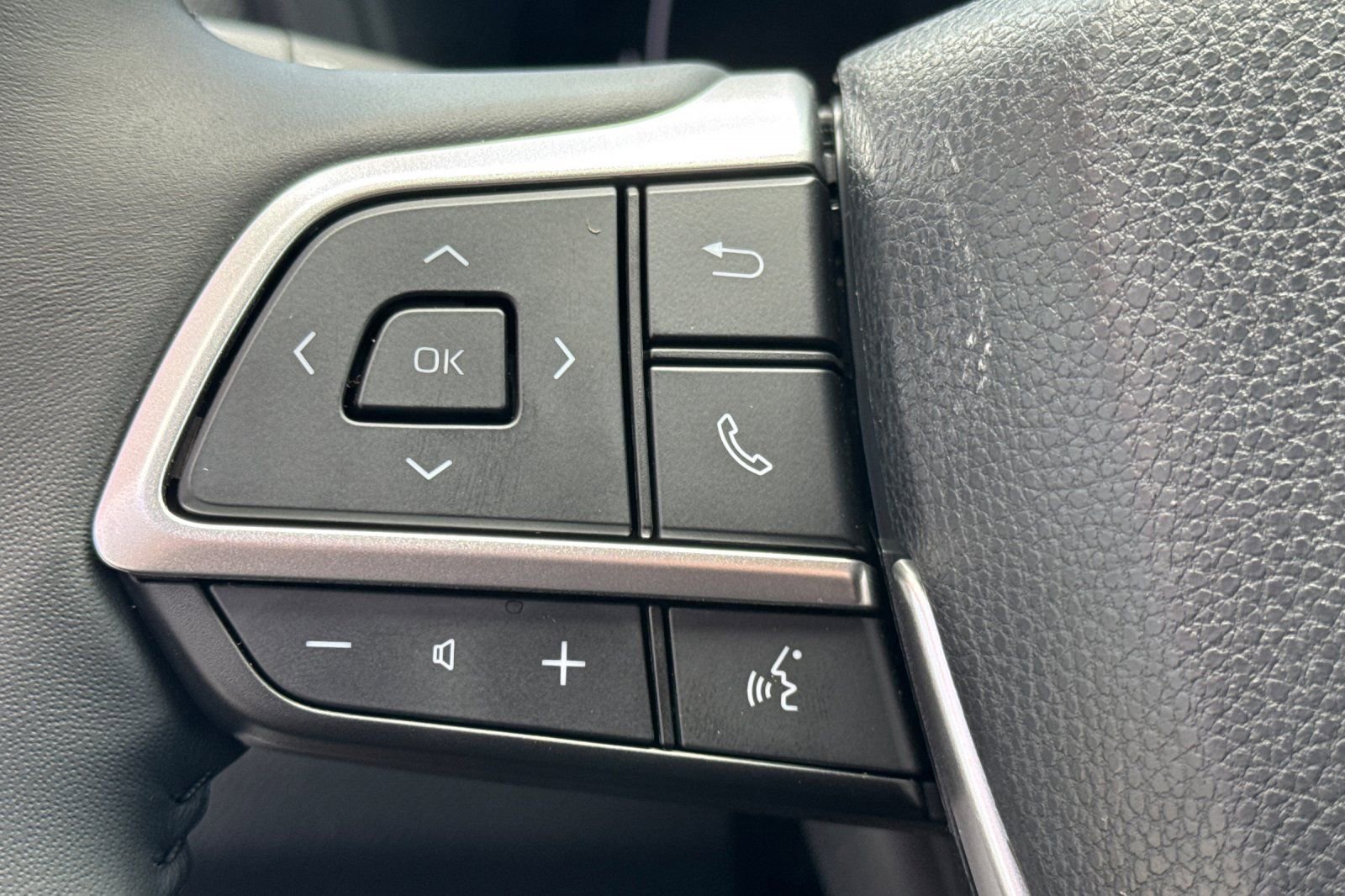 Used 2026 Toyota Grand Highlander XLE image 32