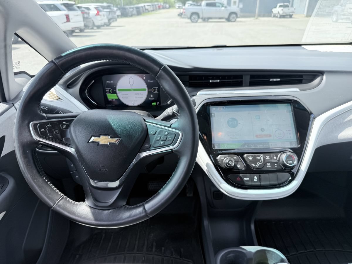 Used 2017 Chevrolet Bolt LT FWD image 11
