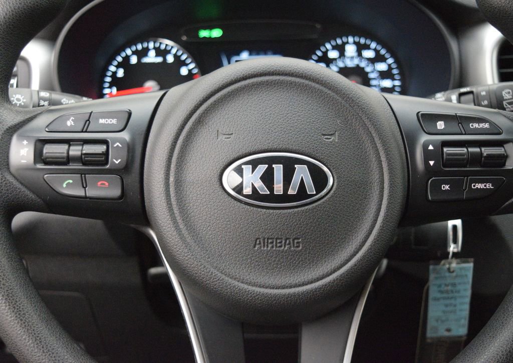 Used 2016 Kia Sorento LX image 26