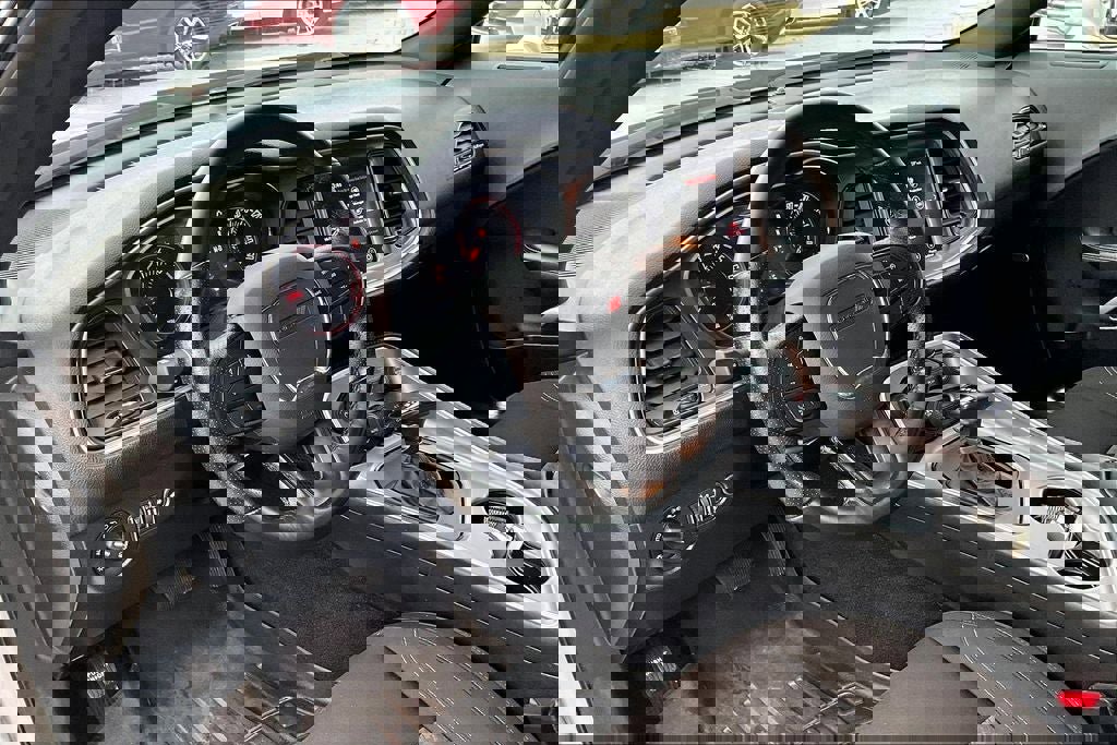 Used 2022 Dodge Challenger SXT w/ Driver Convenience Group image 14