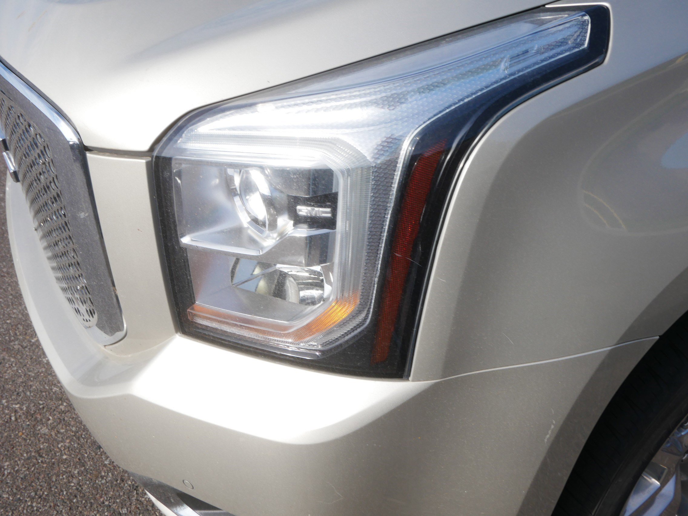 Used 2015 GMC Yukon SLT w/ Open Road Package AWD/4WD image 15
