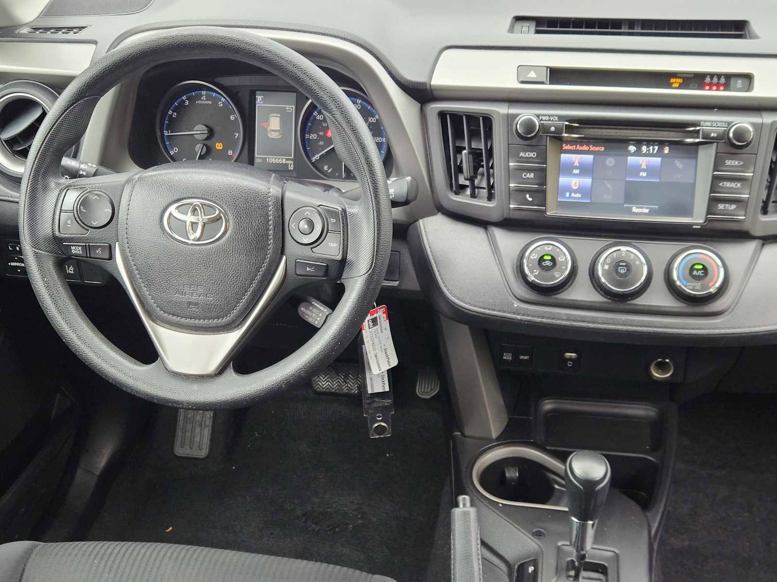 Used 2018 Toyota RAV4 LE image 25