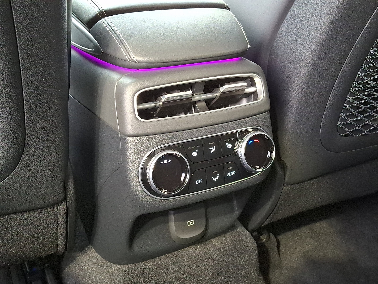 Used 2025 Genesis Electrified GV70 w/ Prestige Package image 11