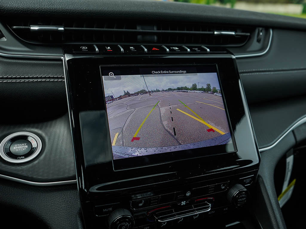 New 2025 Jeep Grand Cherokee Laredo X w/ Luxury Tech Group I image 24