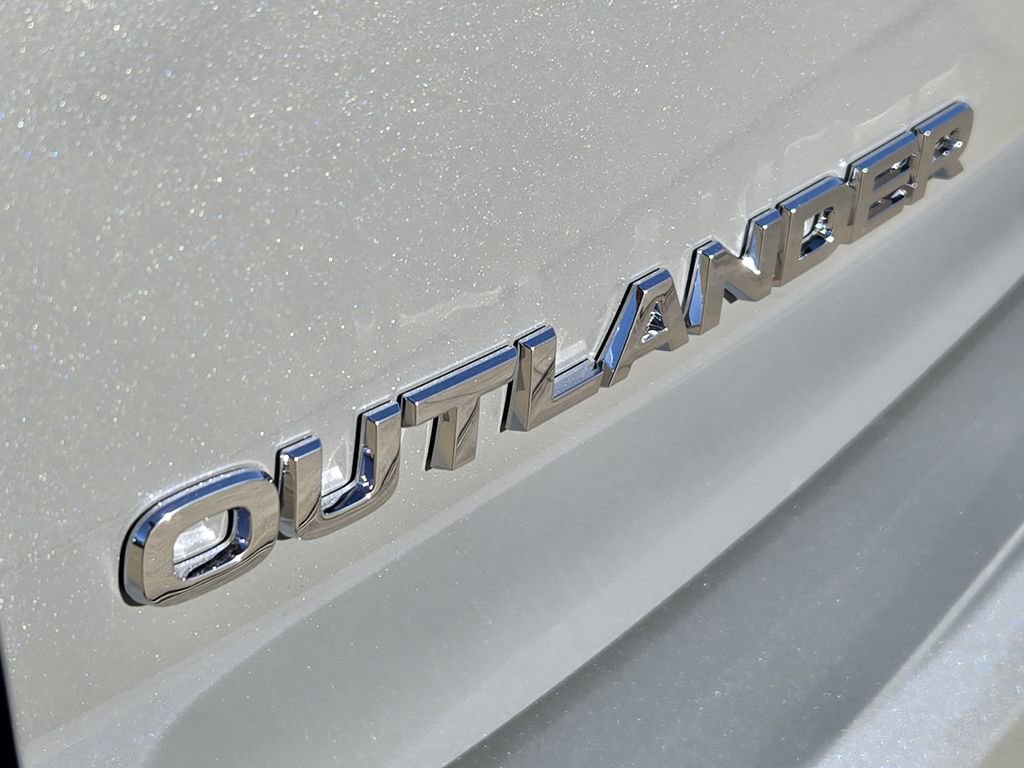 New 2026 Mitsubishi Outlander SE image 7