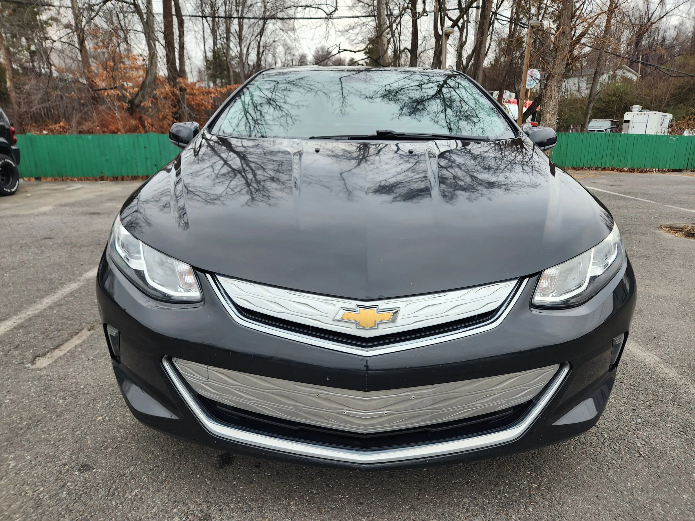 Used 2017 Chevrolet Volt LT w/ Comfort Package image 2