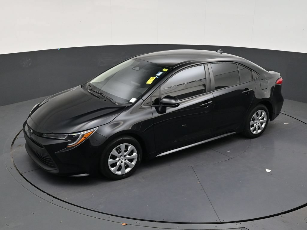 Used 2023 Toyota Corolla LE FWD image 11