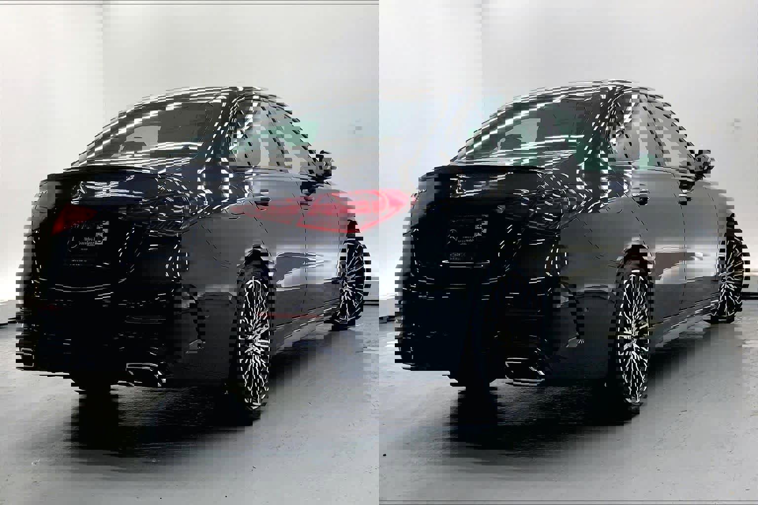 Used 2023 Mercedes-Benz C 300 Sedan image 4