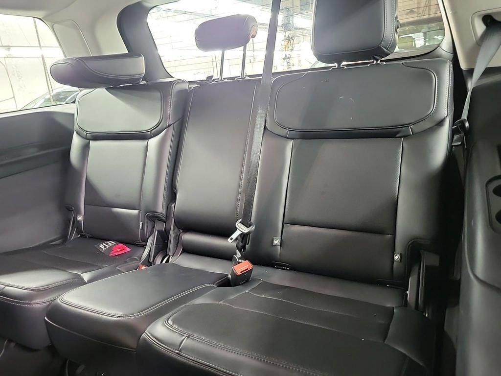 Used 2025 Ford Expedition Platinum image 12