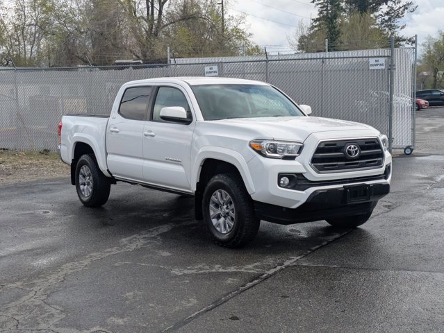 Used 2017 Toyota Tacoma SR5 w/ Tow Package image 3