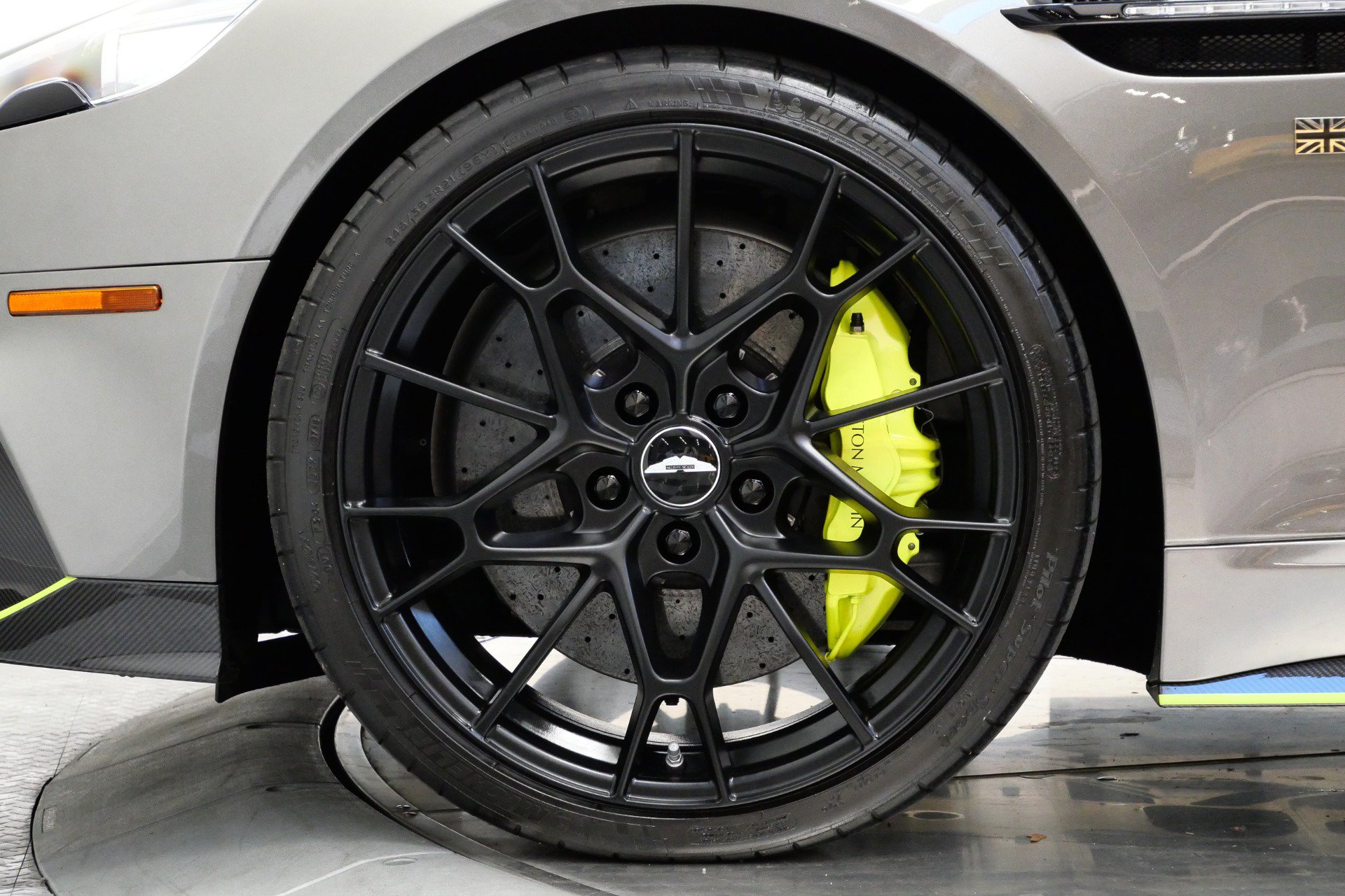 Used 2019 Aston Martin Rapide AMR RWD image 10