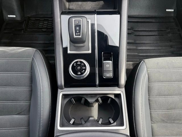 Used 2024 Mitsubishi Outlander AWD image 22