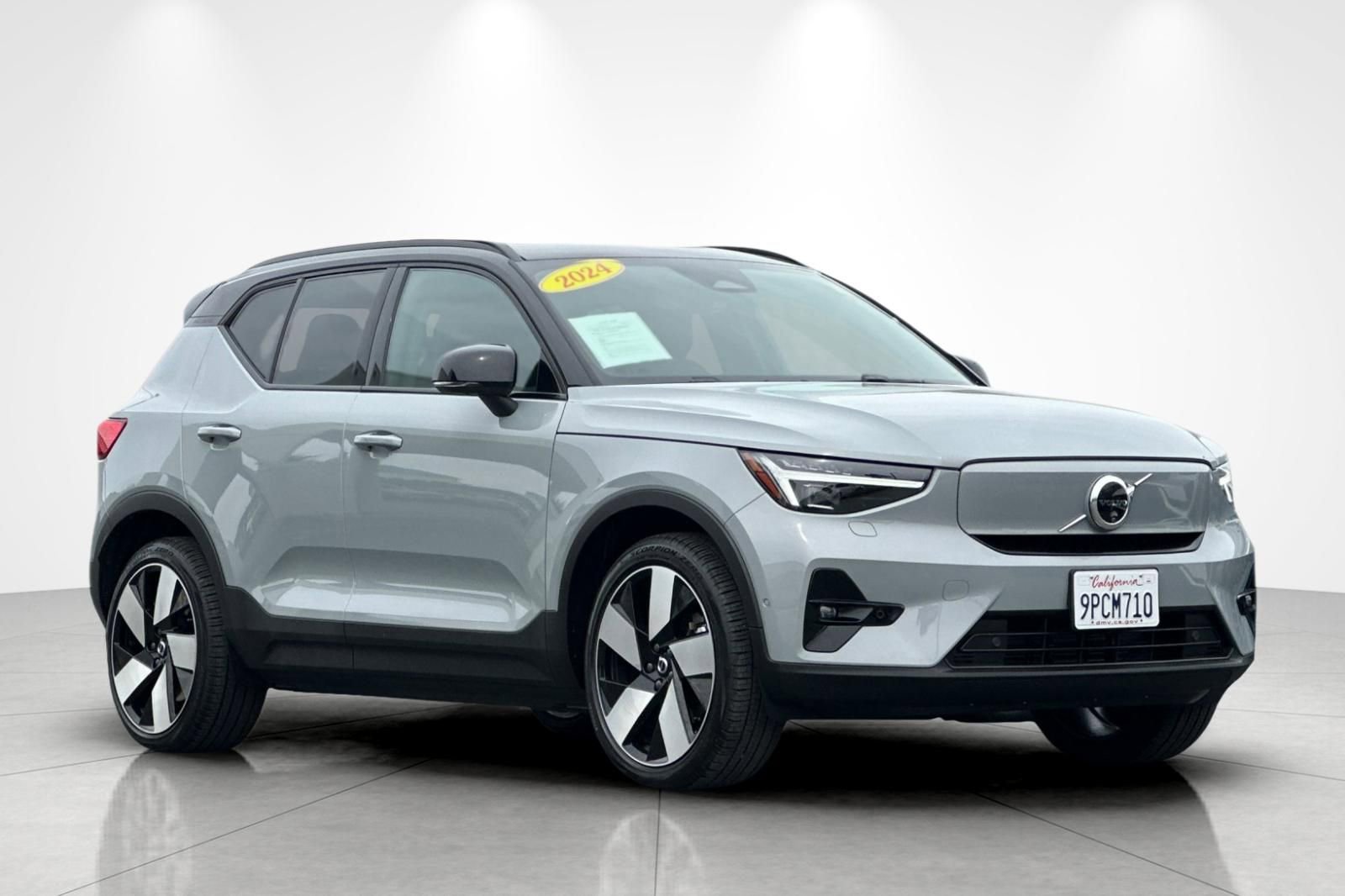 Used 2024 Volvo XC40 Recharge Ultimate w/ Protection Package Premier image 7