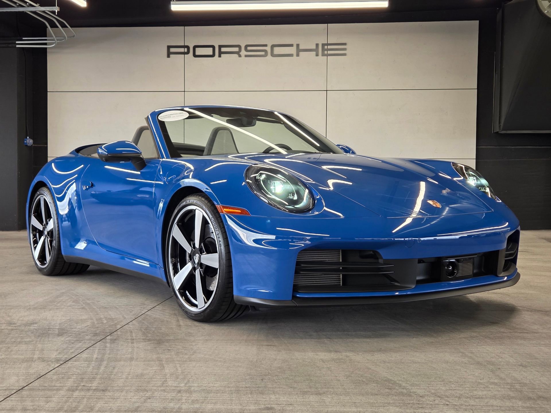 Certified 2025 Porsche 911 Carrera image 28