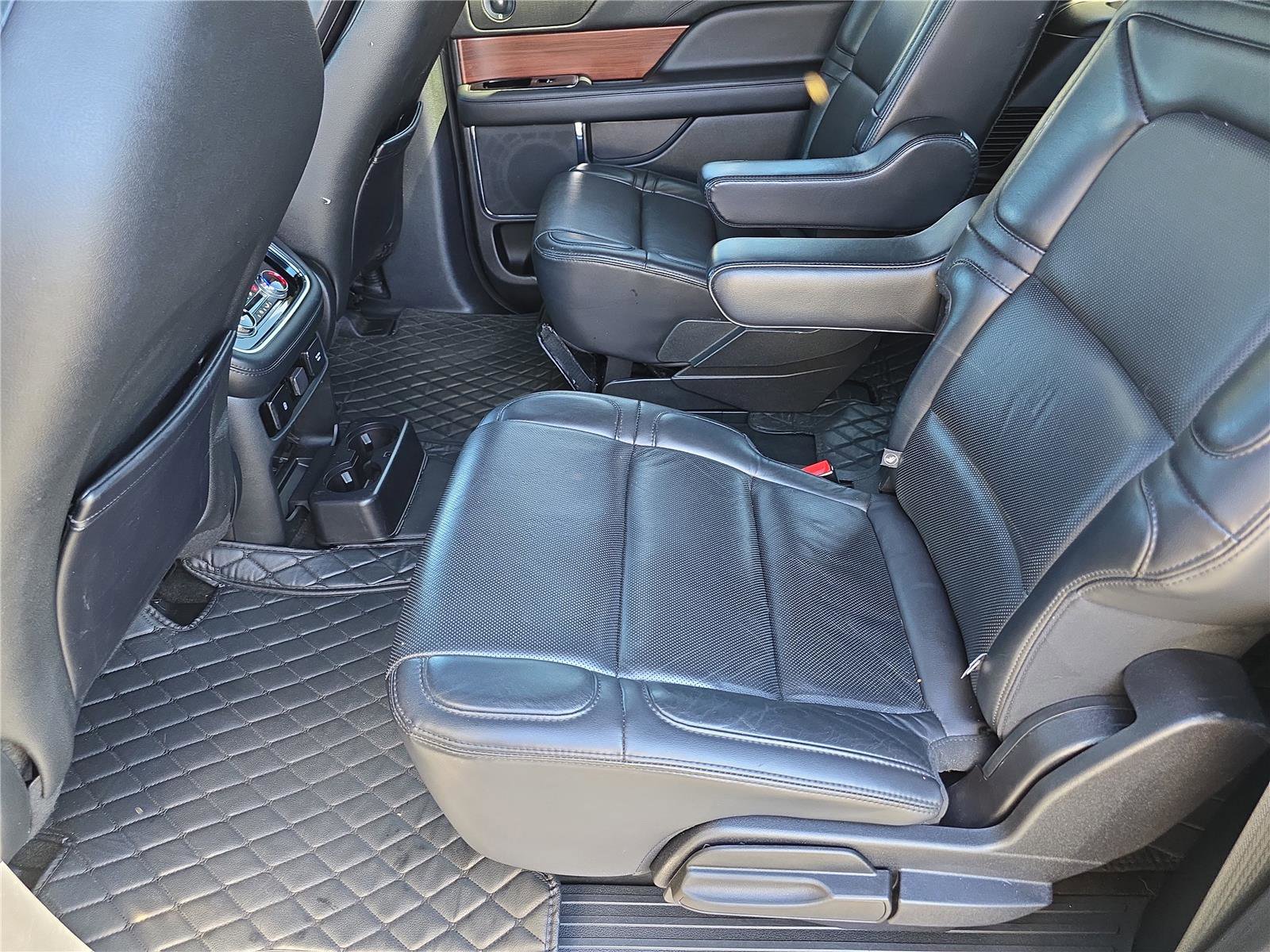 Used 2021 Lincoln Navigator L Reserve image 16