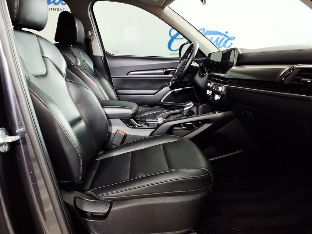 Used 2025 Kia Telluride S FWD image 12