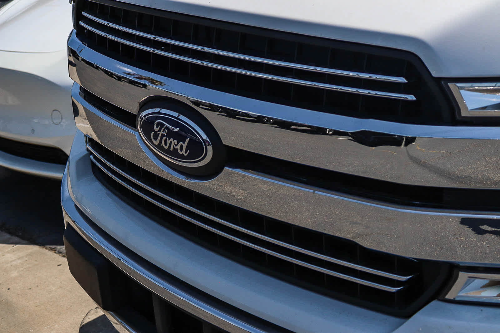 Used 2018 Ford F150 Lariat w/ Equipment Group 501A Mid RWD image 3
