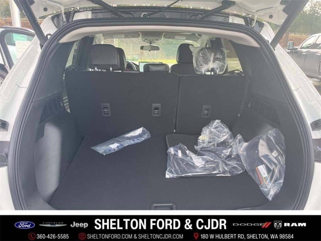 New 2025 Ford Escape SE FWD image 27