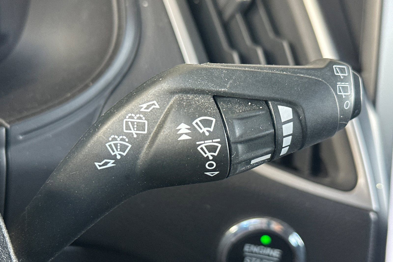 Used 2024 Ford Edge SEL image 39