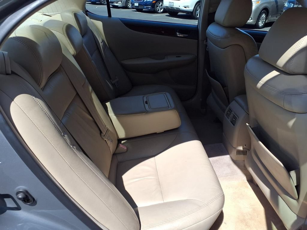 Used 2004 Lexus ES 330 FWD image 21