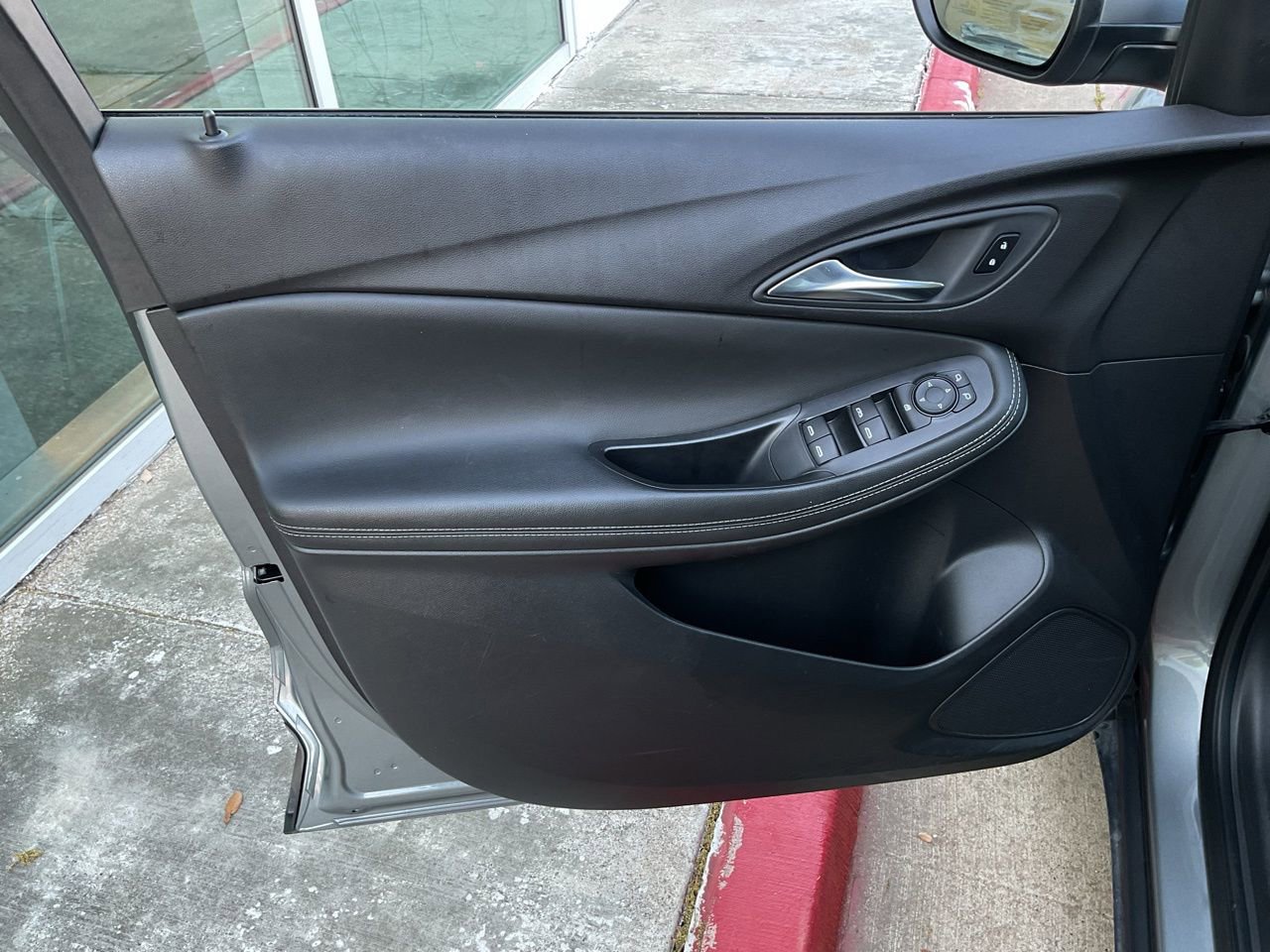 Used 2025 Buick Encore GX Preferred image 12