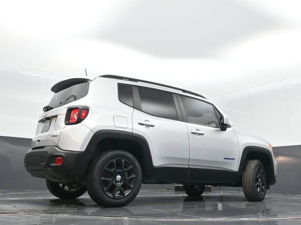 Certified 2020 Jeep Renegade Latitude w/ Cold Weather Group image 35