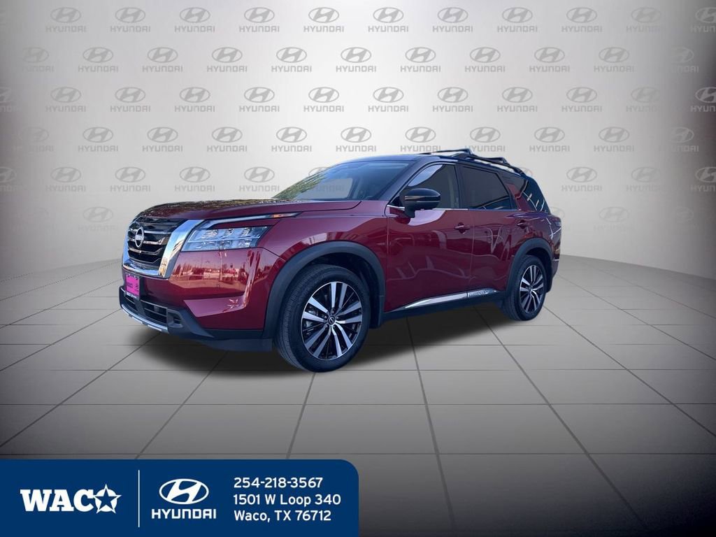Used 2024 Nissan Pathfinder Platinum image 3