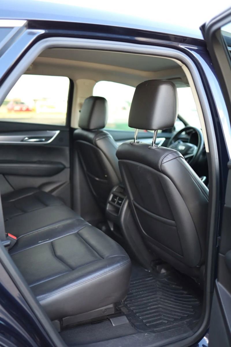 Used 2017 Cadillac XT5 Luxury w/ Driver Awareness Package AWD/4WD image 45