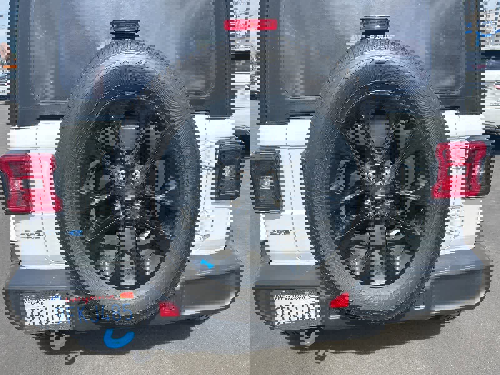 Used 2023 Jeep Wrangler Sahara image 24