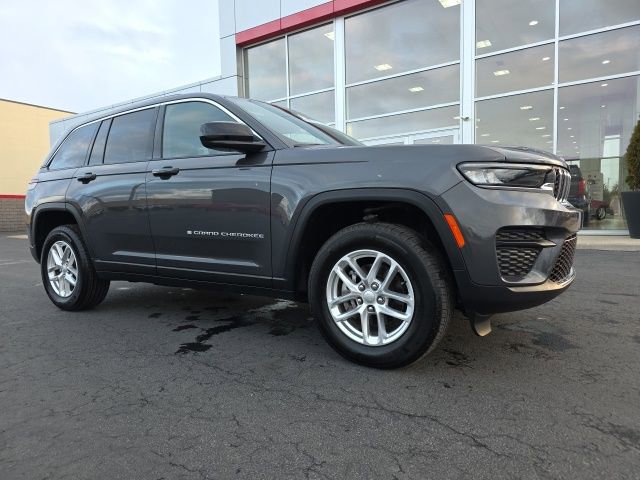 Used 2025 Jeep Grand Cherokee Laredo X AWD/4WD image 1