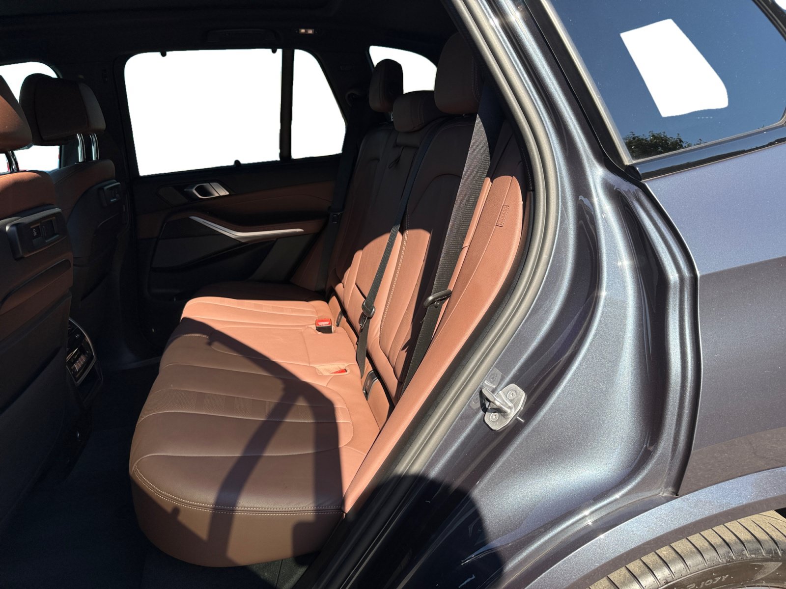 Used 2022 BMW X5 M50i w/ Executive Package AWD/4WD image 16