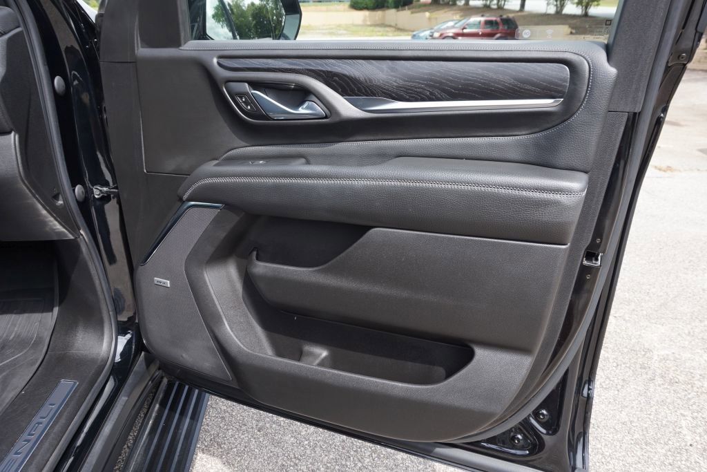 Used 2021 GMC Yukon Denali w/ Denali Premium Package image 37