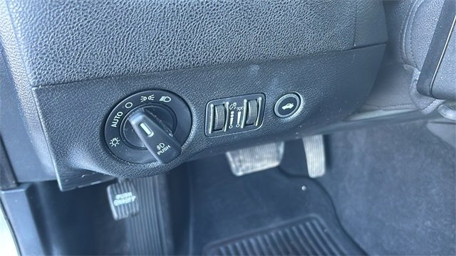 Used 2019 Dodge Charger SXT w/ Blacktop Package image 12