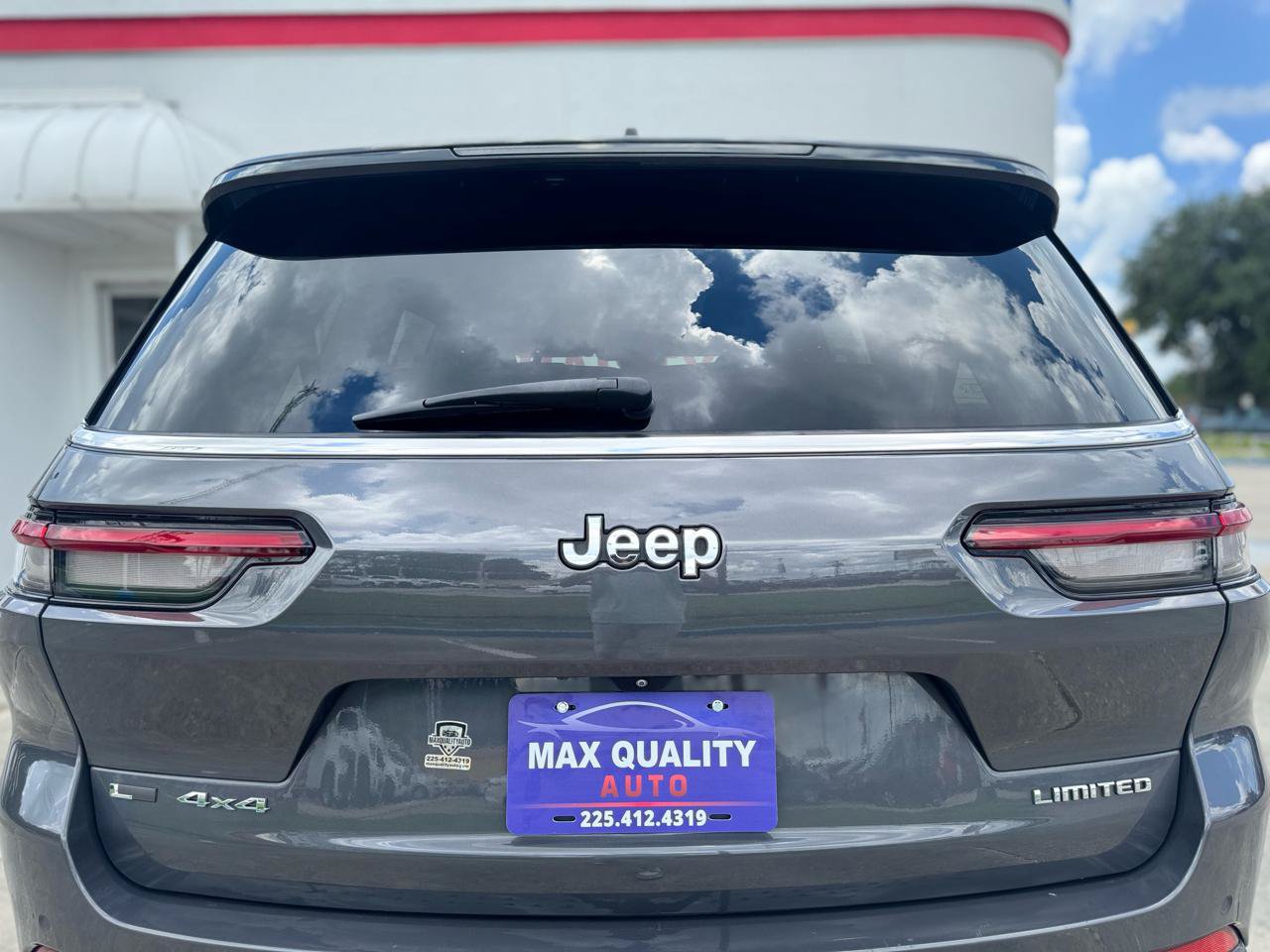 Used 2023 Jeep Grand Cherokee L Limited AWD/4WD image 33