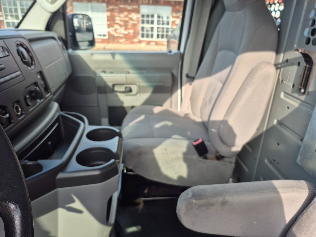 Used 2014 Ford E-250 and Econoline 250 w/ Power Group RWD image 18