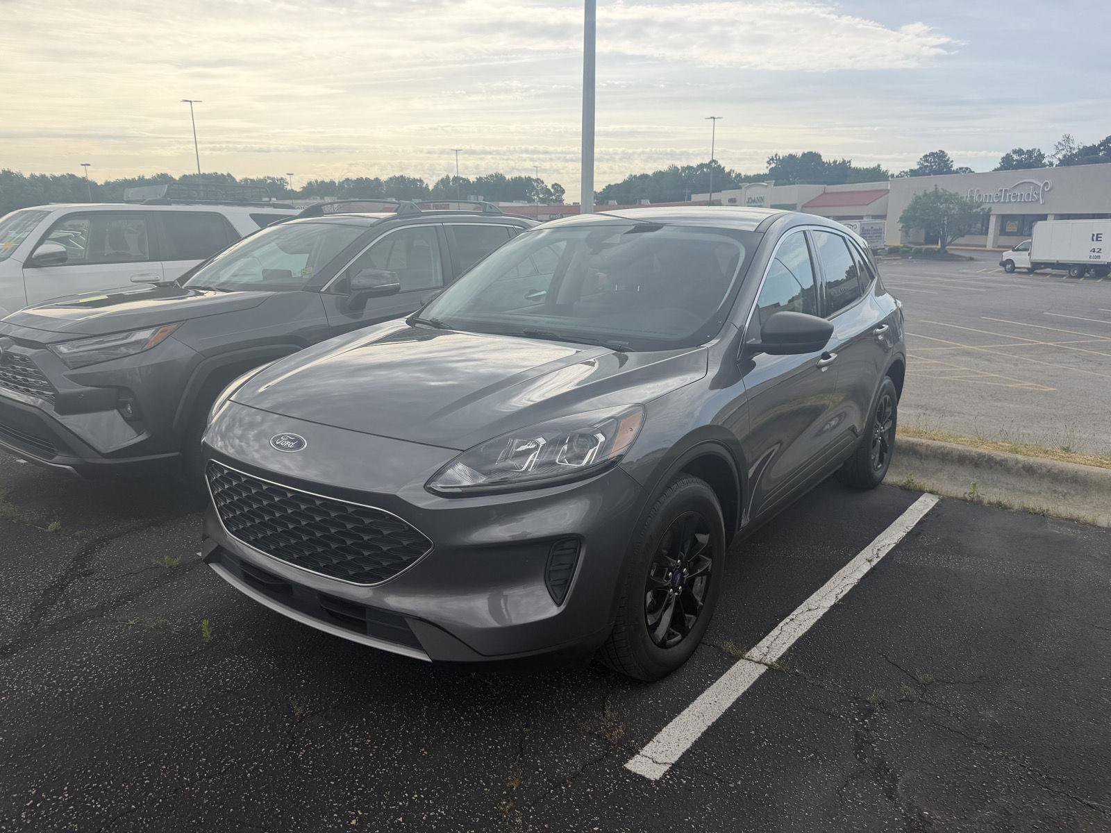 Used 2022 Ford Escape SE AWD/4WD image 3