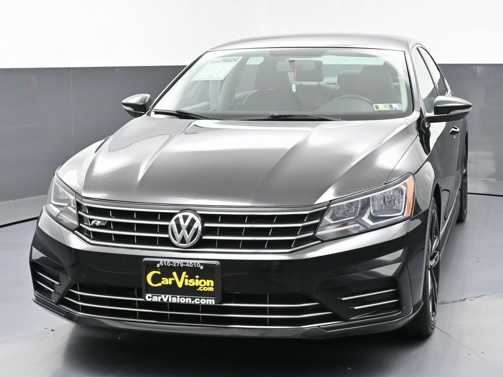 Used 2016 Volkswagen Passat 1.8T R-Line image 5