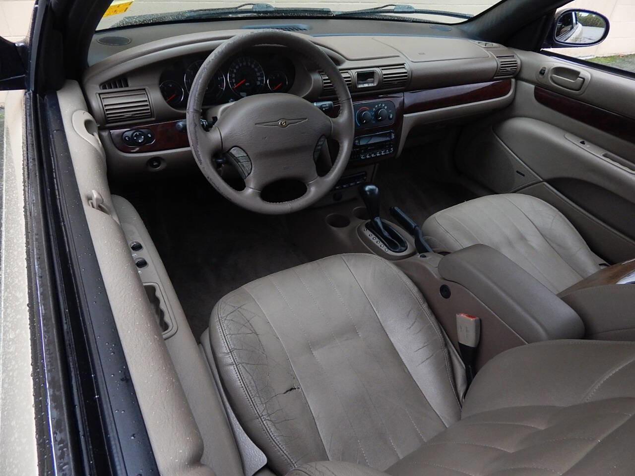 Used 2001 Chrysler Sebring LXi image 13
