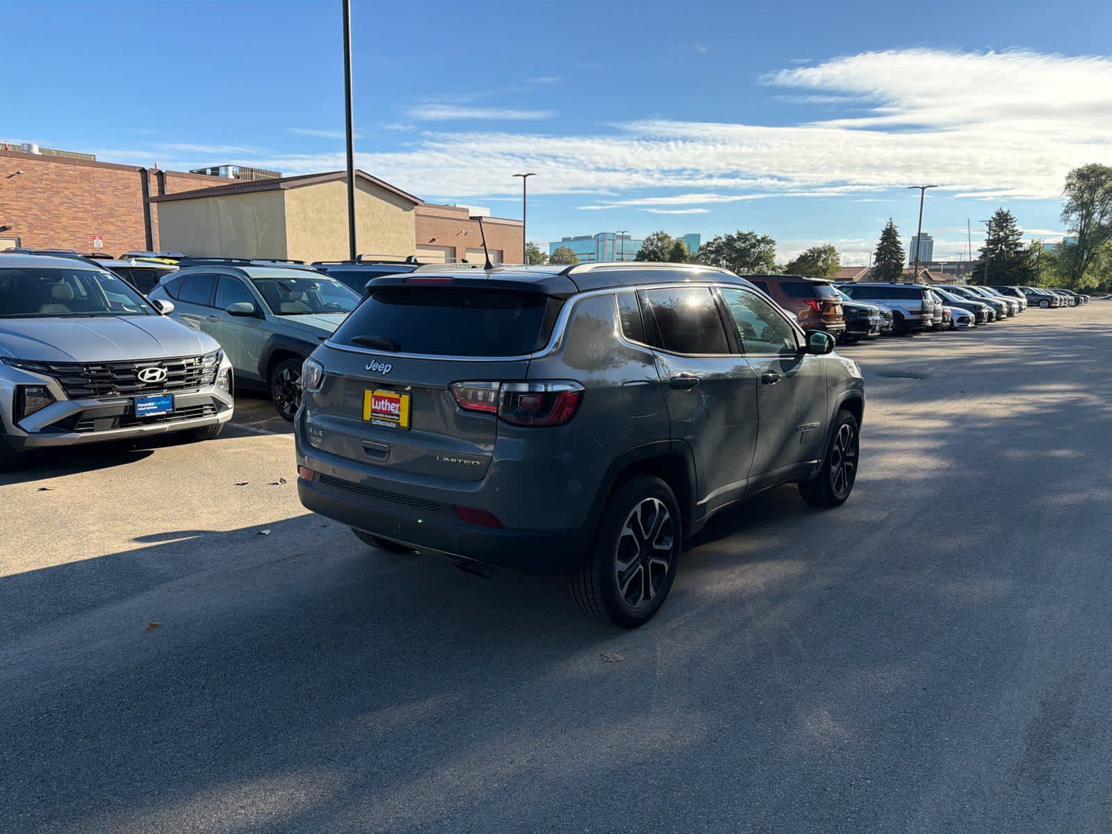 Used 2022 Jeep Compass Limited AWD/4WD image 2