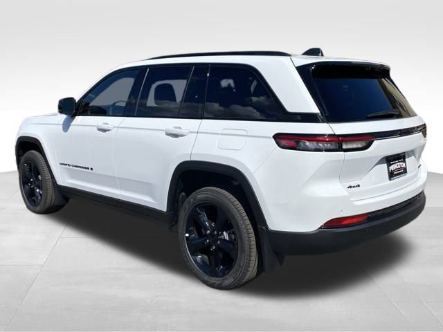 New 2025 Jeep Grand Cherokee Limited w/ Luxury Tech Group II image 4